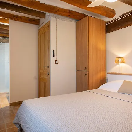 L'eixida Apartment *